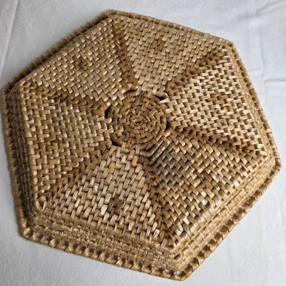 Vintage Hexagonal Handwoven Wicker Wall Basket Tray Natural Fiber Sunburst Boho